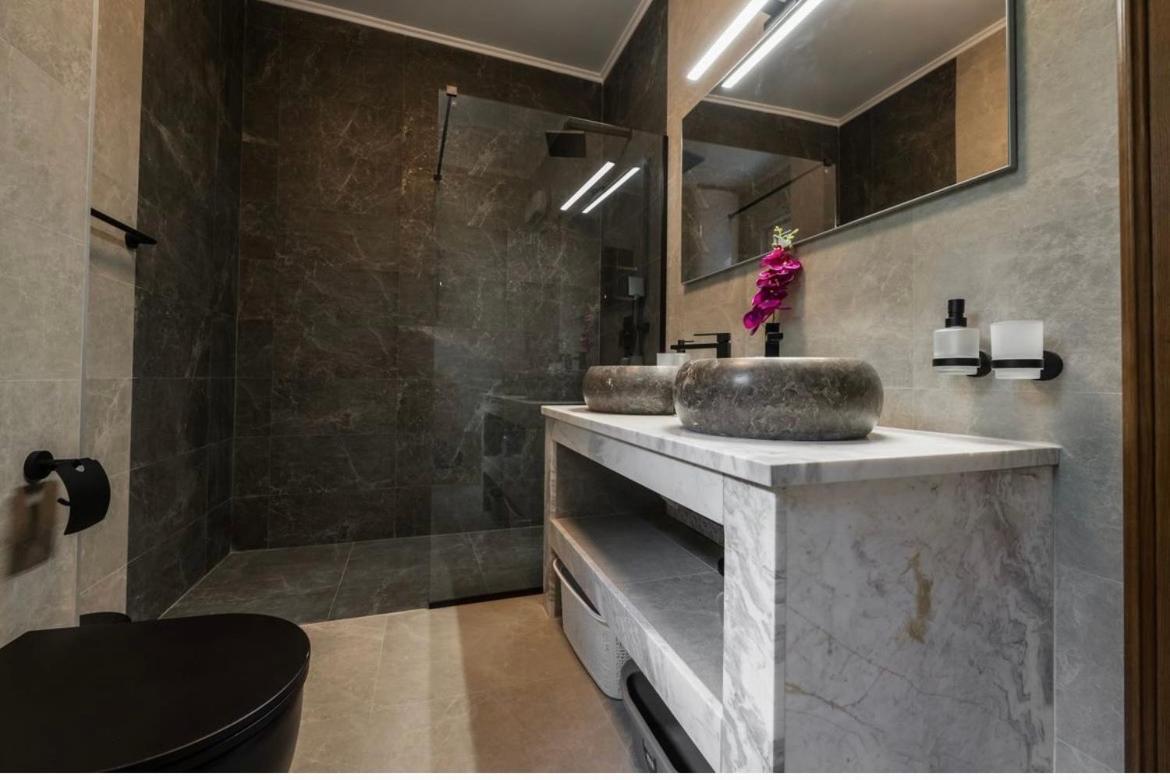 Luxury Apartment Vasilisa Kotor Eksteriør billede