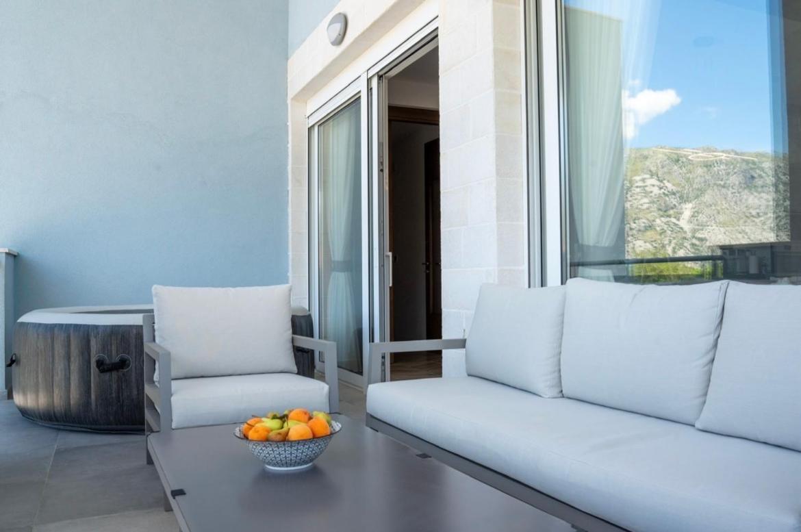 Luxury Apartment Vasilisa Kotor Eksteriør billede